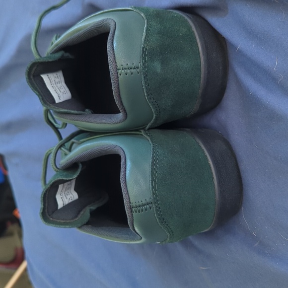 Hours is yours shoe, 8 and 1/2,            dark alligator green - Picture 3 of 3
